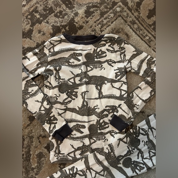 Carter's Black and White Pajama Set - Picture 2 of 4